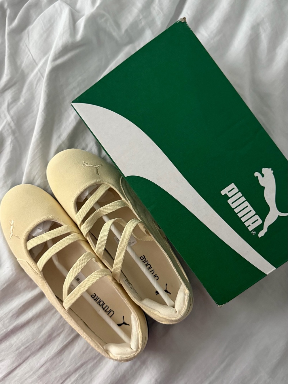 NWT PUMA Speedcat Ballet flats. Women's Cream Ballet Suede Sneakers/Flats